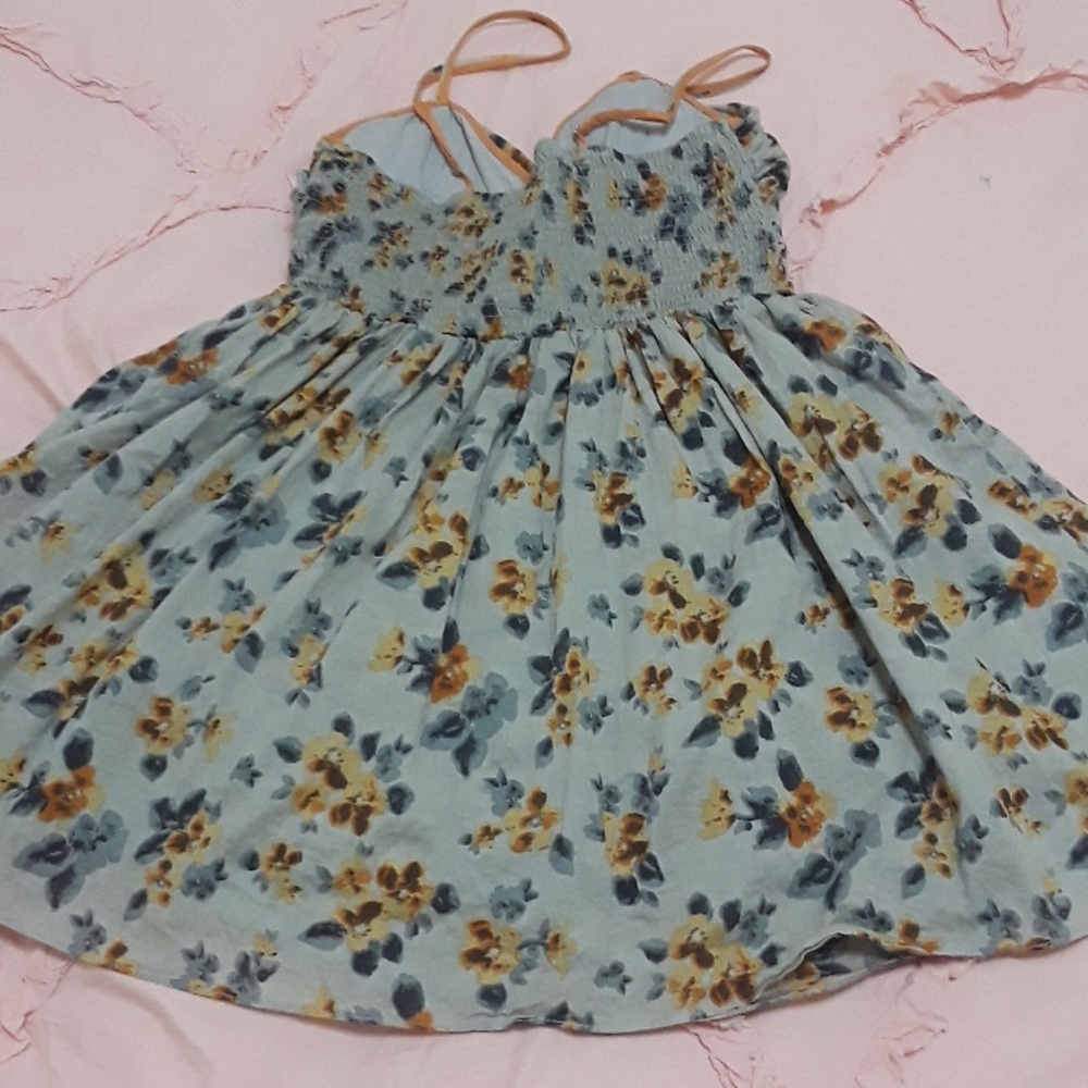 Dress - Picture 3 of 3